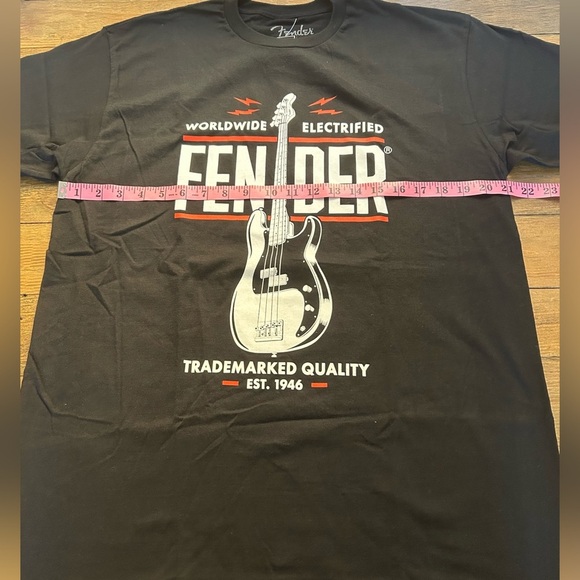 FENDER Black Graphic Tee with a Fender Guitar Logo Unisex - Picture 5 of 7